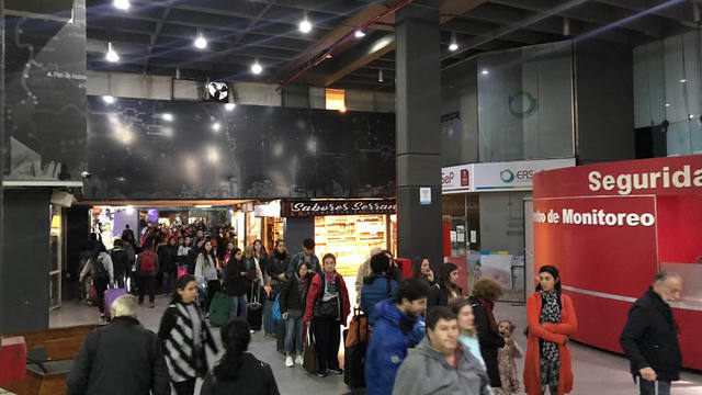 FOTO: La Terminal de Córdoba repleta tras el fin de semana largo