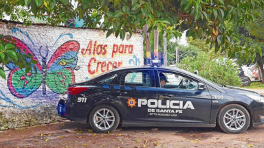 AUDIO: Quitan móvil policial a centro cultural atacado por narcos