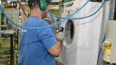 AUDIO: La principal fábrica de lavarropas mostró leve repunte.