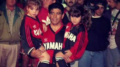 AUDIO: La vez que Maradona vistió la camiseta de Newell's