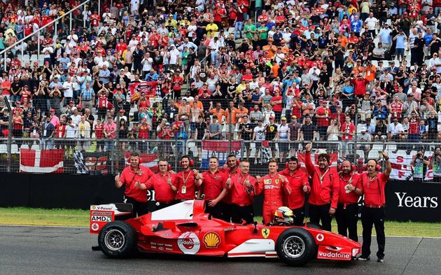 El grupo que asistió la F2004 del más campeón de la F1 en su regreso a Hockenheim