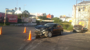 AUDIO: Tres heridos tras un fuerte choque en el Puente Maipú