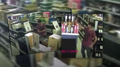 AUDIO: Las cámaras de seguridad captaron a un joven robando whisky