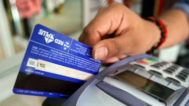 AUDIO: Supermercados reclaman por los tiempos de pago de tarjetas