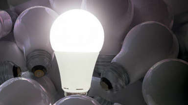 AUDIO: Canjean lámparas incandescentes y de bajo consumo por led