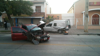 AUDIO: Una Fiat Strada embistió en un fuerte choque a una Fiorino