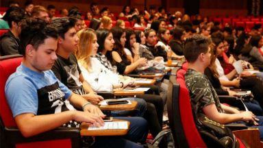 Fundación capacita a jóvenes y les facilita un empleo formal