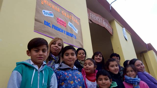 FOTO: Una escuela de Cachi Yaco recibió 200 litros de pintura