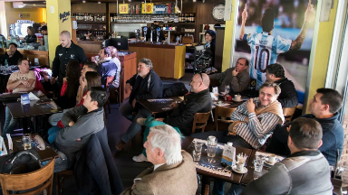 AUDIO: El bar de la familia Messi entrega la cena a los necesitados