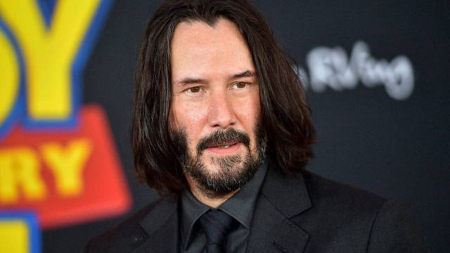 La actitud de Keanu Reeves con mujeres que le piden fotos