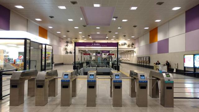 FOTO: Presentan las nuevas estaciones de la línea E de subte