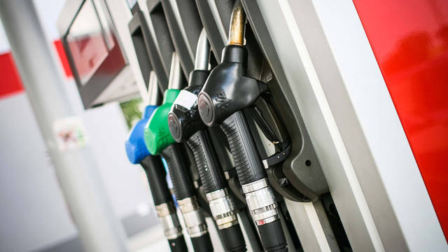 FOTO: Postergan por un mes la suba del impuesto a los combustibles