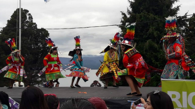 Con un colorido desfile, Bariloche festeja sus 117 años
