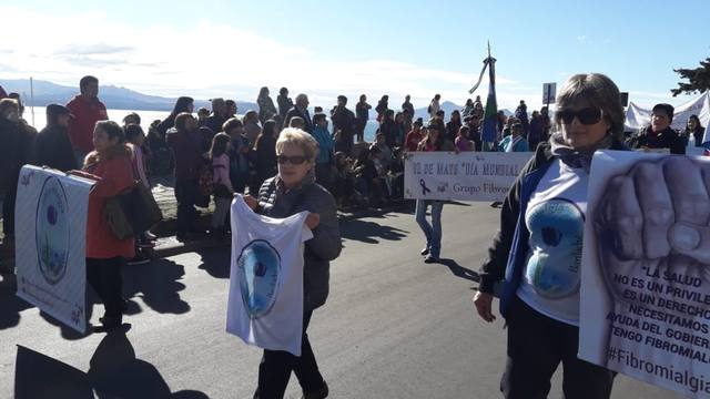 Con un colorido desfile, Bariloche festeja sus 117 años