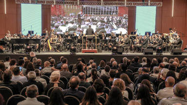 Noche de gala en la gran apertura del Centro de Convenciones