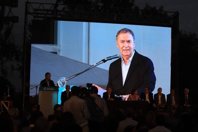 Noche de gala en la gran apertura del Centro de Convenciones
