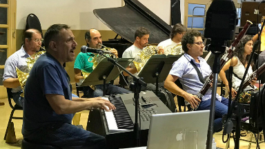 Lerner ensayó con la Banda Sinfónica en el Pablo Pizzurno