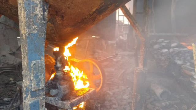 Voraz incendio en una empresa química en Florencio Varela