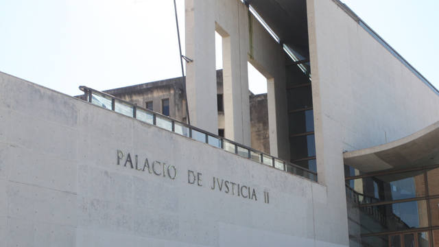 FOTO: Refuerzan la seguridad en los tribunales de Córdoba