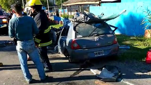 FOTO: Dos heridos en un tremendo choque frontal en Carlos Paz