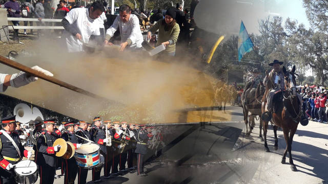 Santiago del Estero celebró su aniversario con un gran locro