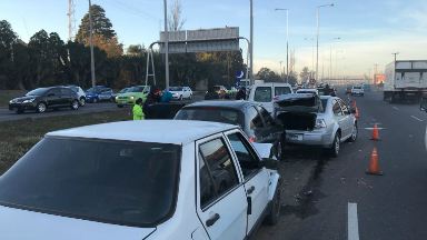 Dos heridos en un fuerte choque en cadena en Córdoba