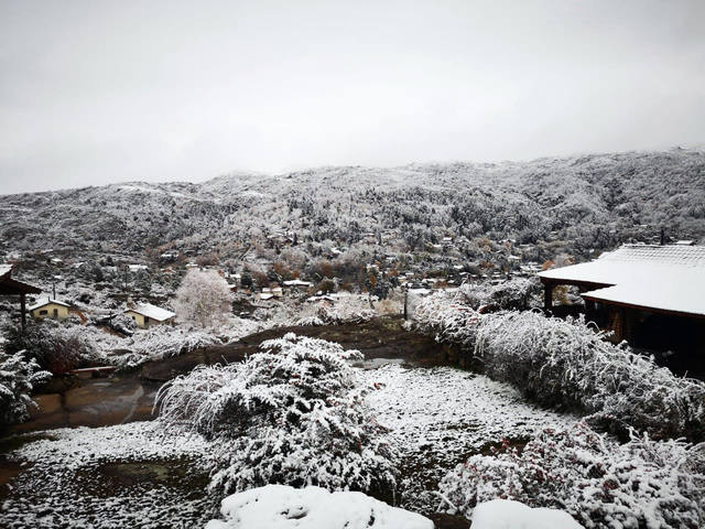FOTO: Nieve en las Altas Cumbres y en La Cumbrecita