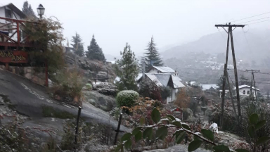 La Cumbrecita fue sorprendida por la primera nevada