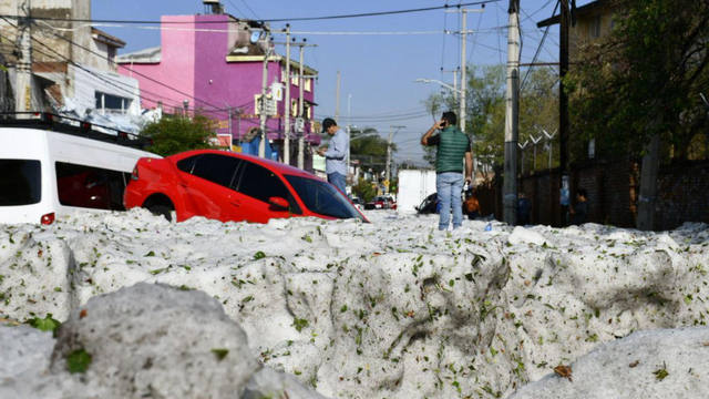 FOTO: Una increíble tormenta de granizo azotó a Guadalajara