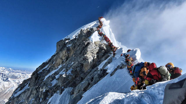 Aumentan a ocho los muertos en el Everest en esta temporada