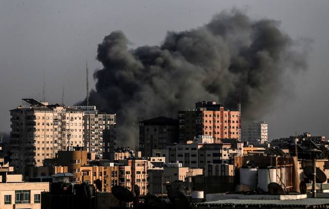 FOTO: Imagen de la detonación de un misil en la Franja de Gaza.