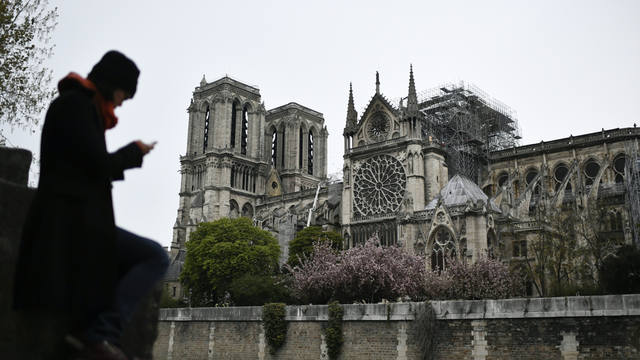 FOTO: El incendio en Notre Dame está totalmente controlado