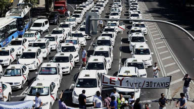 AUDIO: Taxistas toman las calles de Madrid