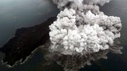 La impresionante erupción del volcán Anak Krakatoa