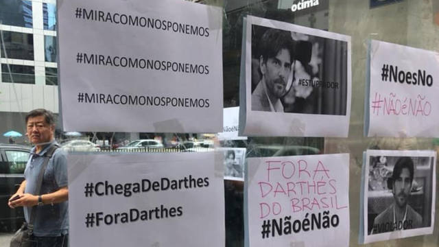 FOTO: Escracharon a Darthés en el Consulado Argentino de San Pablo
