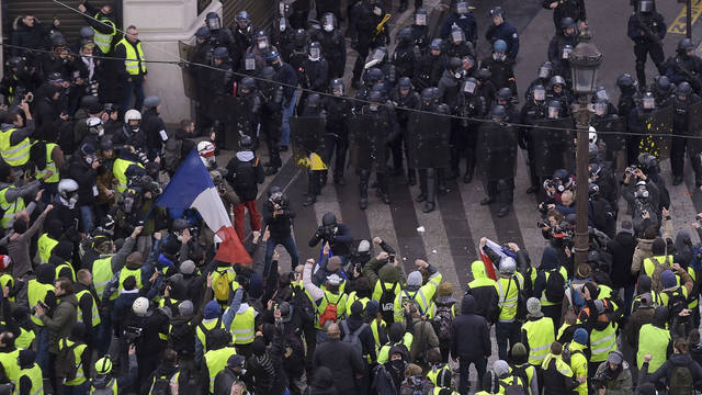 FOTO: Impactantes imágenes de los disturbios en Francia