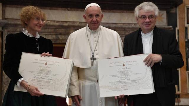FOTO: El Papa pidió más reconocimiento a la mujer en la ciencia