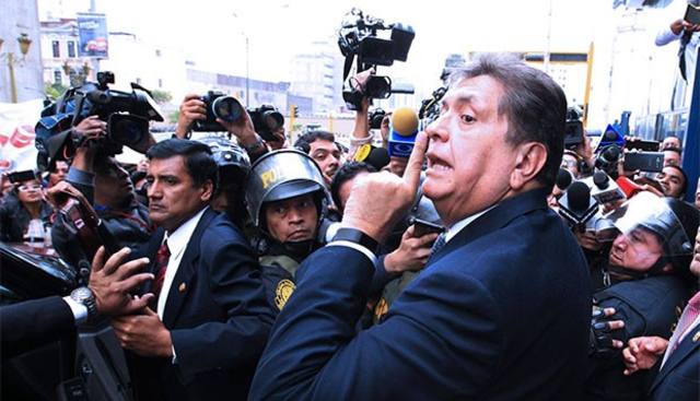 FOTO: Le prohiben salir de Perú al ex presidente Alan García