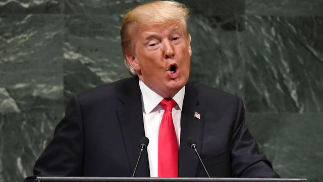 FOTO: Donald Trump causó risas al elogiar a su gobierno