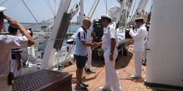 Embajador en México saludó en bermudas a la Fragata Libertad