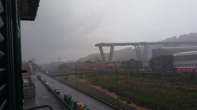 FOTO: Dramáticos videos de la caída del puente en Génova