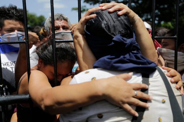FOTO: Dos jóvenes murieron tras ataque a una iglesia en Nicaragua