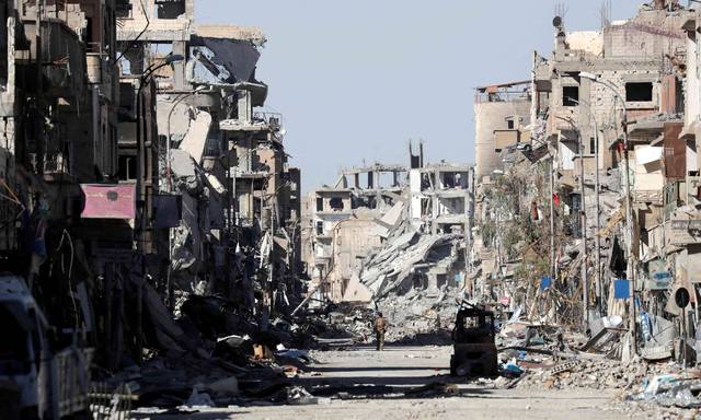 FOTO: Bombardeos nocturnos en Siria dejaron al menos 38 muertos