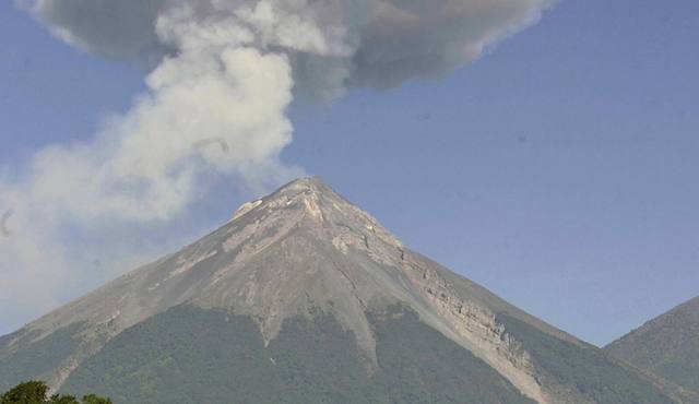 Feroz erupción de un volcán en Guatemala: hay 69 muertos
