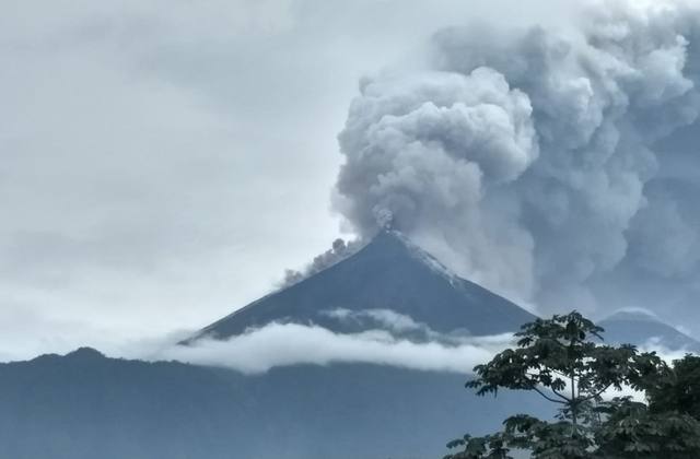 Feroz erupción de un volcán en Guatemala: hay 69 muertos