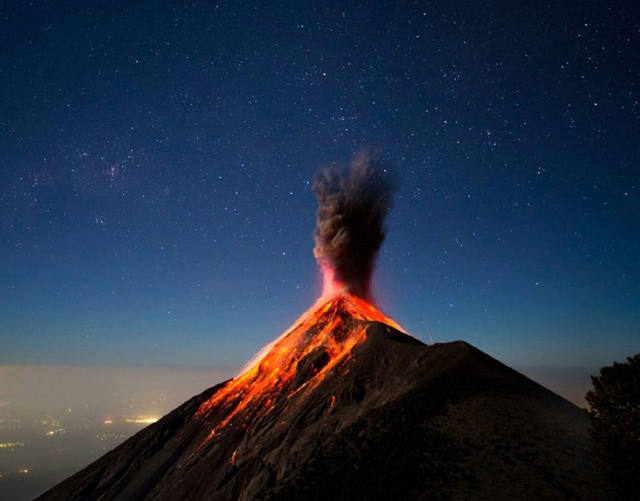 Feroz erupción de un volcán en Guatemala: hay 69 muertos