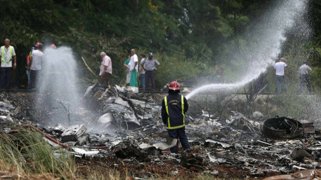 FOTO: El avión se estrelló tras despegar (Foto: @Reuters)