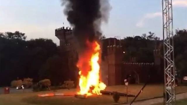 El incidente fue registardo por la fotógrafa del evento.