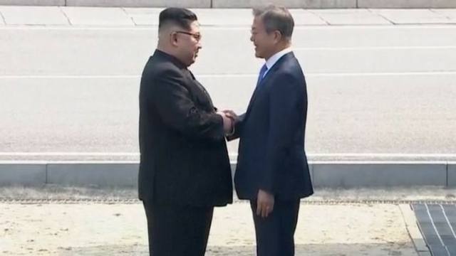 FOTO: Histórico encuentro entre los líderes de las dos Coreas