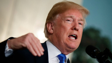 EE.UU., Francia y Reino Unido bombardearon bases sirias